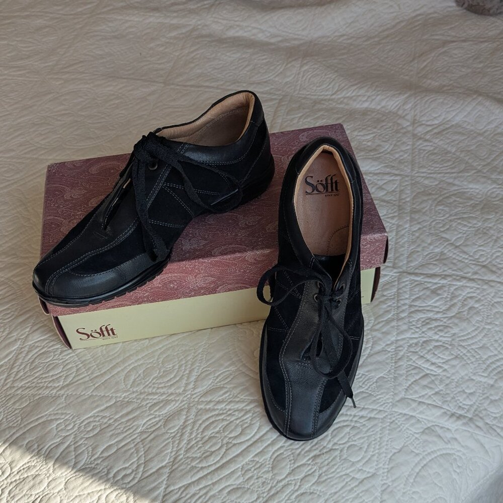 Sofft Women's leather oxford flat lace-up shoe- Size 8.5 Like New